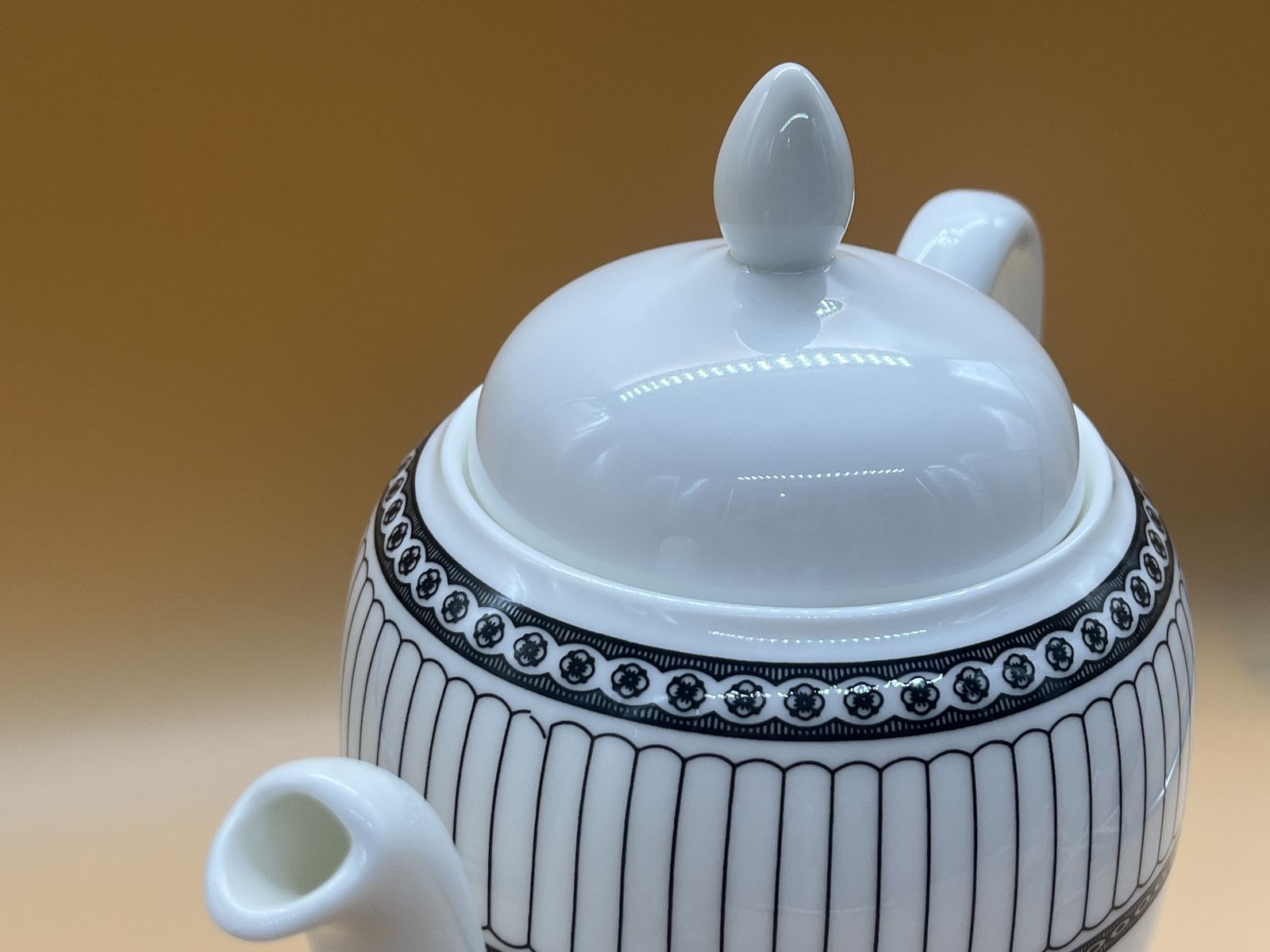 Wedgwood China Large 2 Pint Capacity Colonnade Design Coffee Pot. W4340. photo 149.95