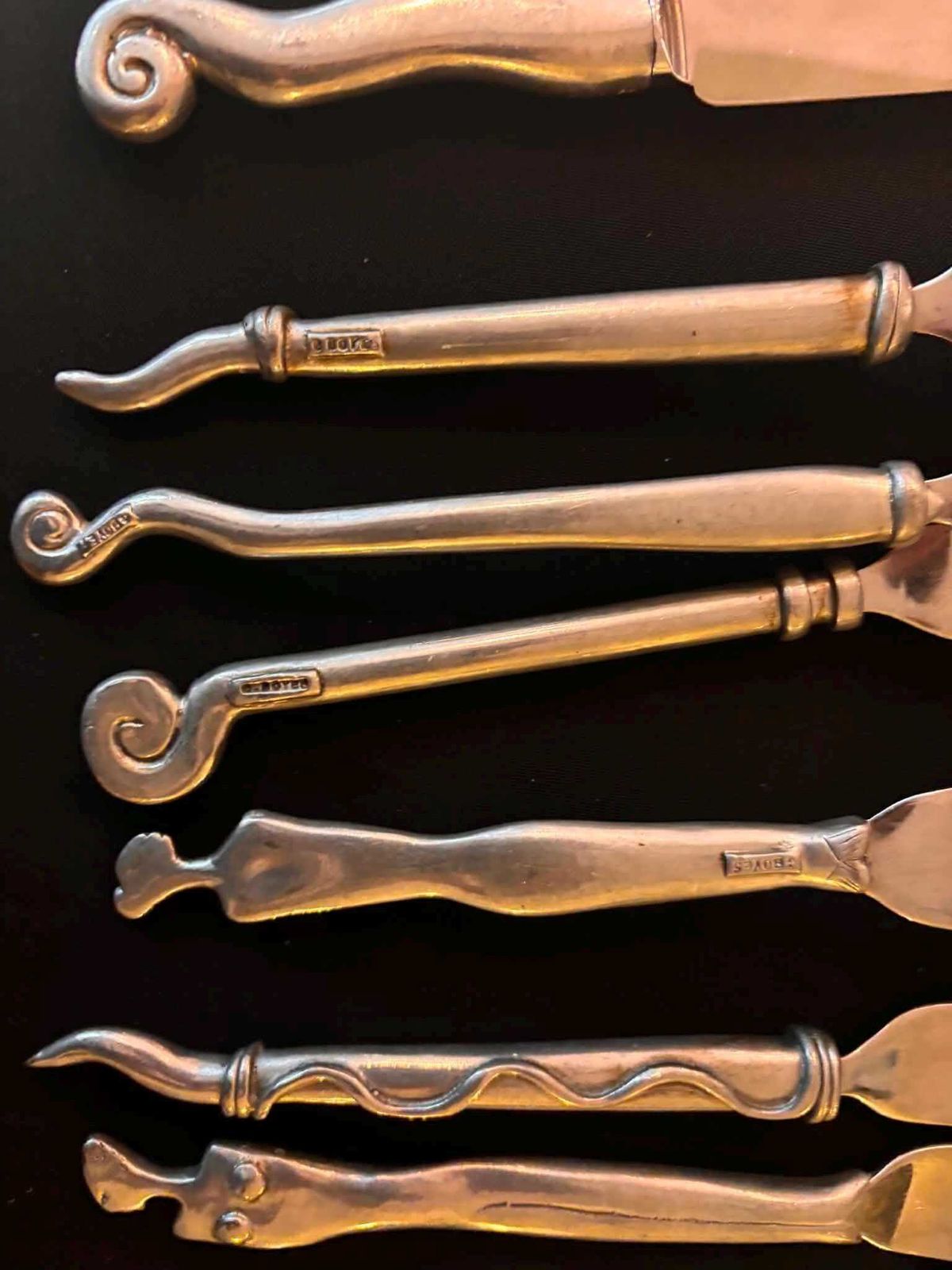photo buy Carrol Boyes Zeldzame 18-delige Bestekset uit 1989, Vroeg Pewter Functional Art Flatware, Zuid-Afrikaans Brutalistisch Sculpturaal Tafelgerei
