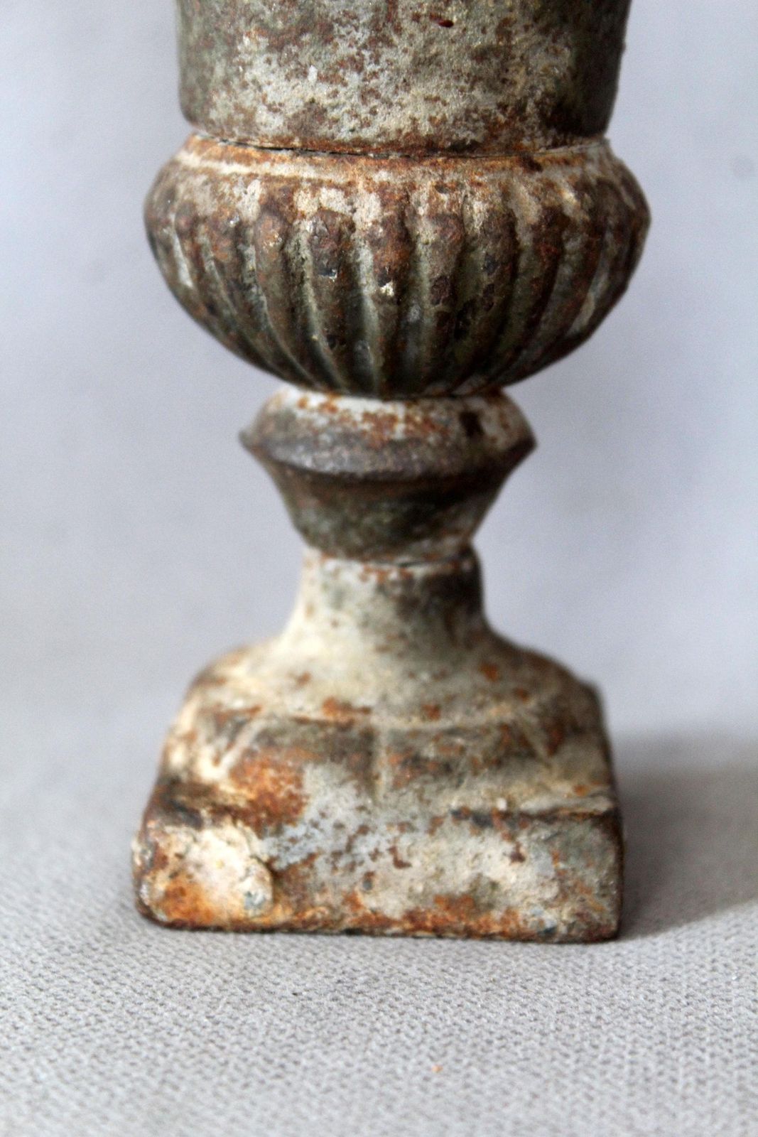 Set Of 3 Antique Heavy Small Cast Iron Planter, Medicis Vase, Country French Rustic Decoration, Garden Planter, Exterior, 13 Centimeter photo vinterior
