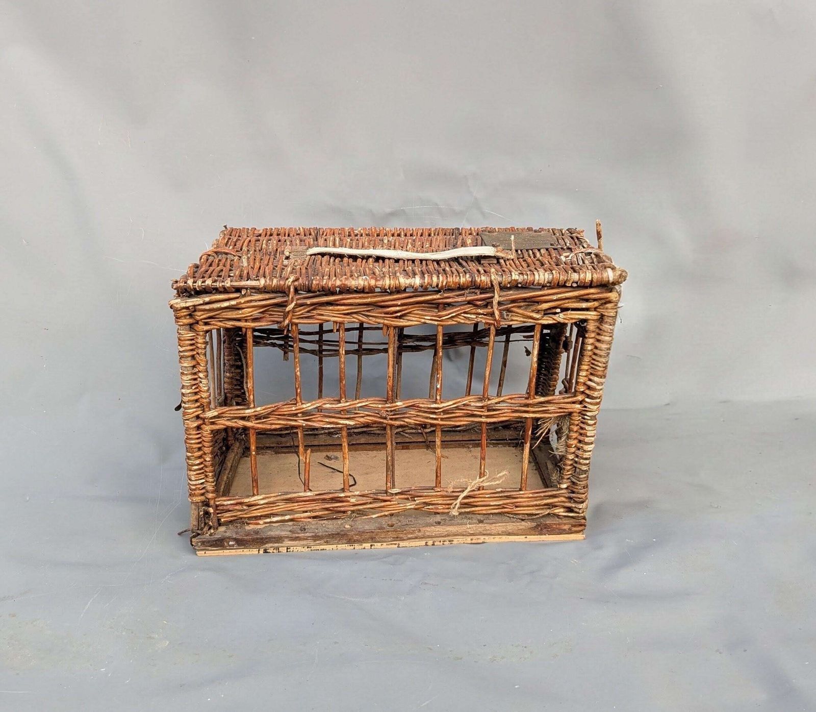 photo furniture Rare Antique Racing Pigeon Carry Basket, 19th Century