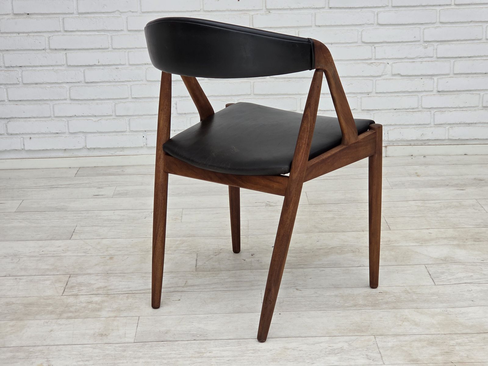 photo vintage 1960s, Danish Design By Kai Kristensen, Set Of 4 Armchairs, Leather, Teak Wood.