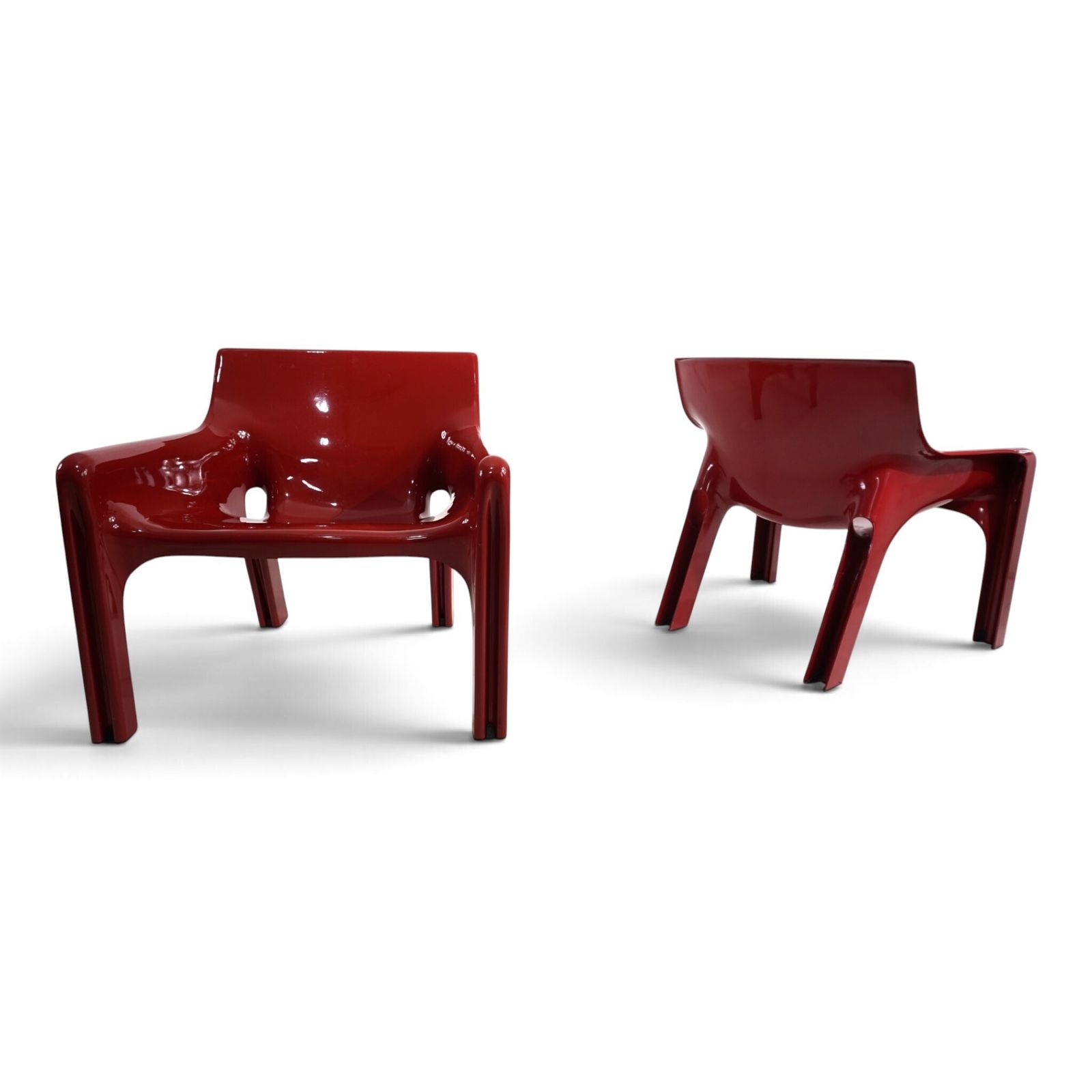 photo furniture Vico Magistretti Vicario Set Of 2 Lounge Chairs For Artemide, 1970