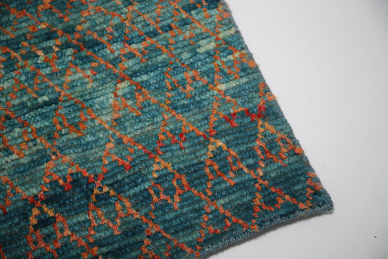 Met de hand geweven wollen vloerkleed, teal en terracotta, Contemporary, India (8'1" x 10'4") photo vintage