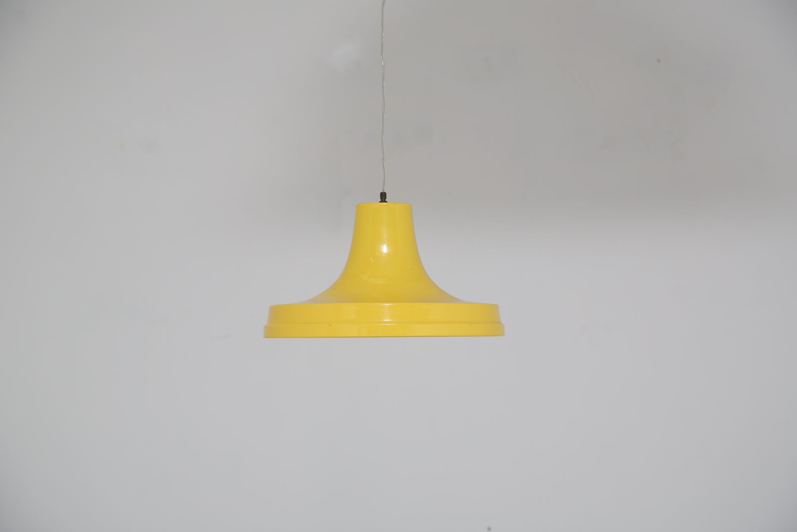 Suspension vintage en plastique jaune, Space Age, années 1970. photo furniture