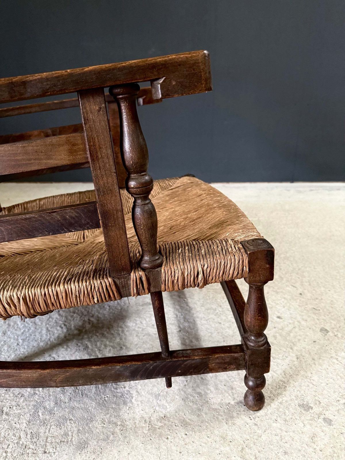 photo vintage Early 1900's French Provincial Rural Design Low Lounge Chair