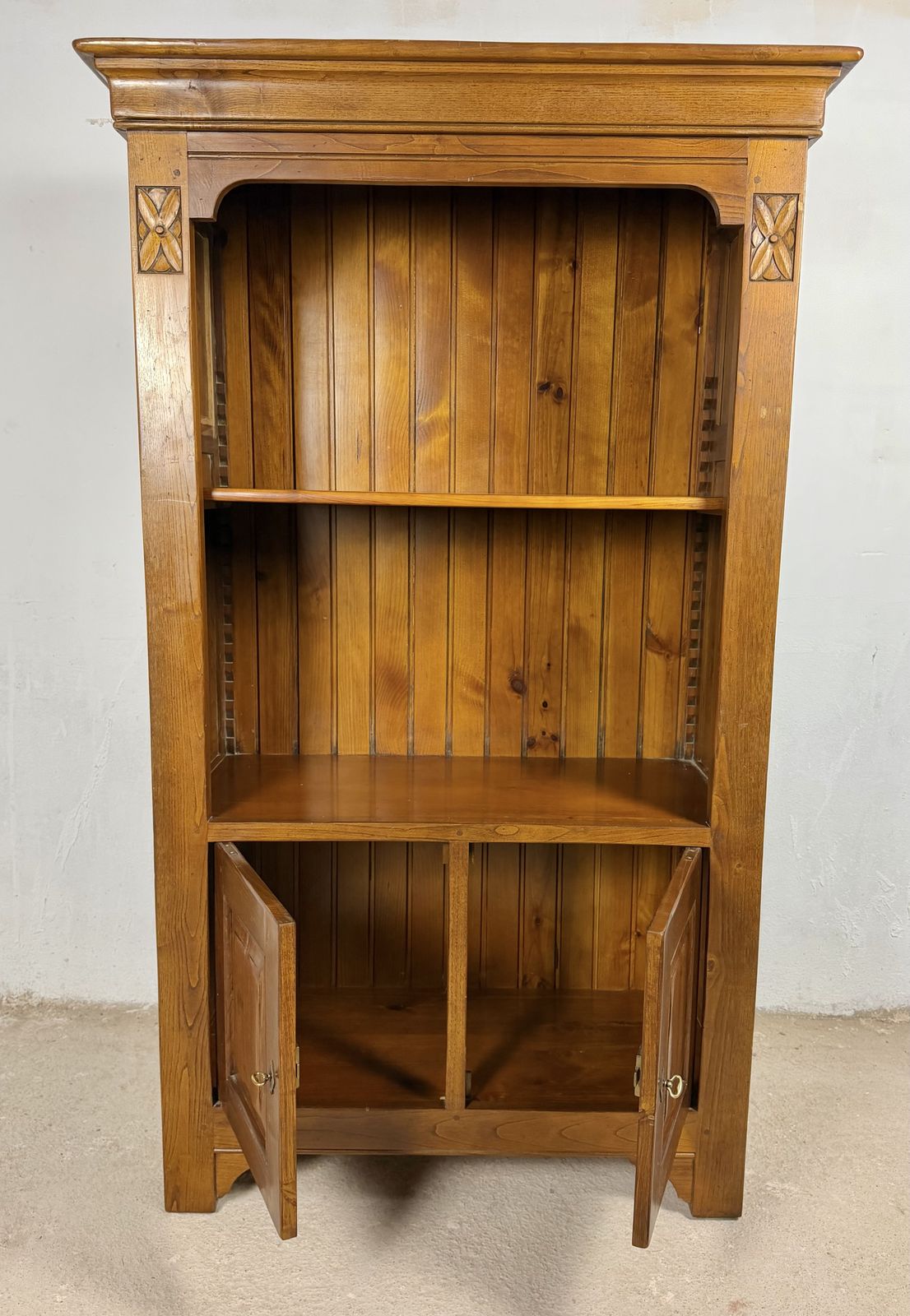 Spaanse eiken rustieke houten kast, ca. jaren 1940 photo 3820.0