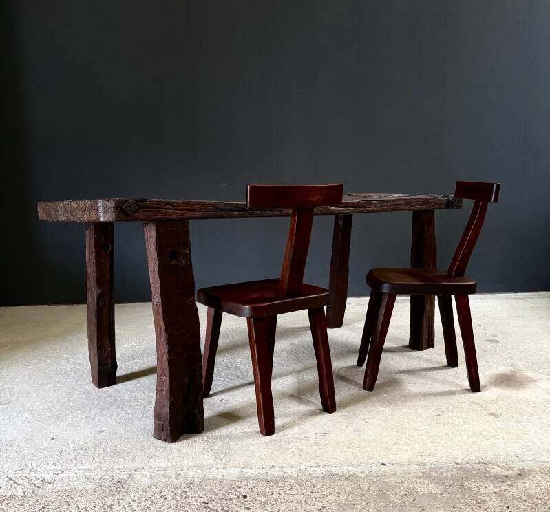 Handgemaakte gebeeldhouwde werkbanktafel, begin 19e eeuw