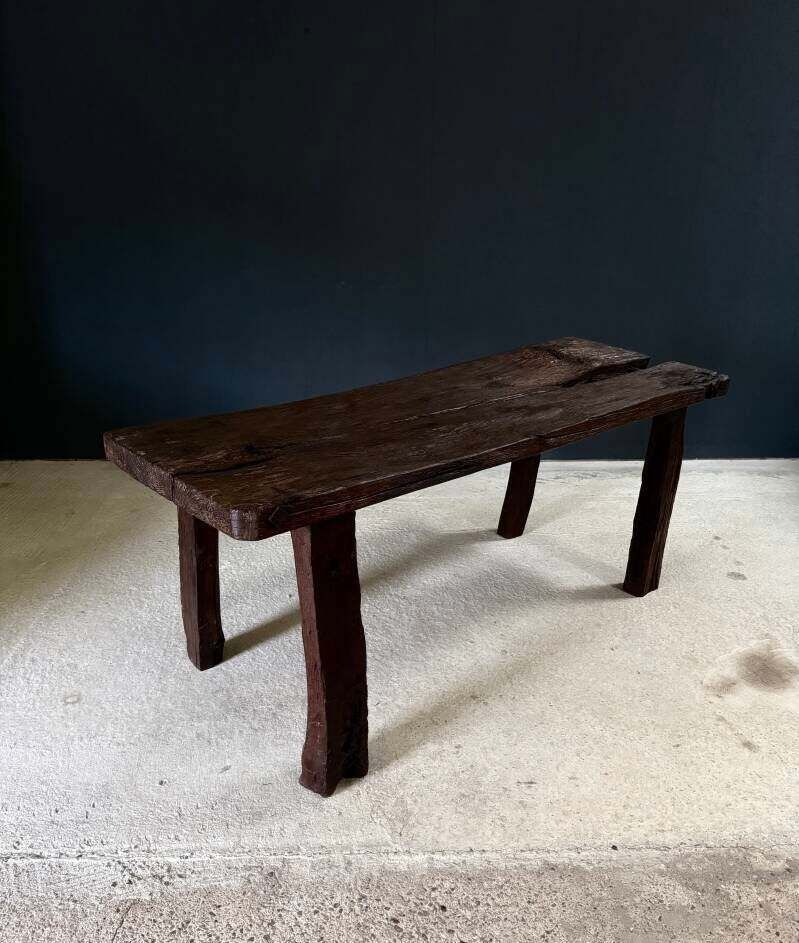 Handgemaakte gebeeldhouwde werkbanktafel, begin 19e eeuw photo vinterior