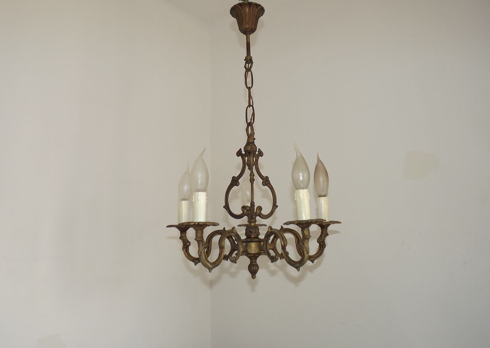 Lustre d'époque français à cinq lumières, cage triangulaire en bronze photo furniture