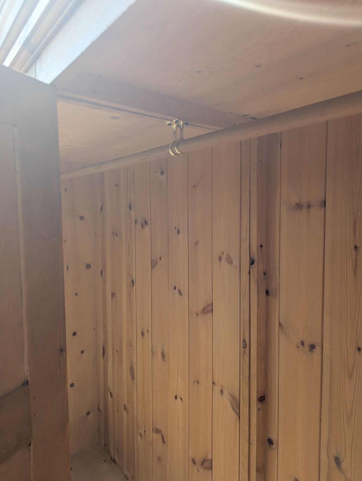 photo vinterior Armoire campagnarde mid-century en pin 4 portes, livraison disponible 0372