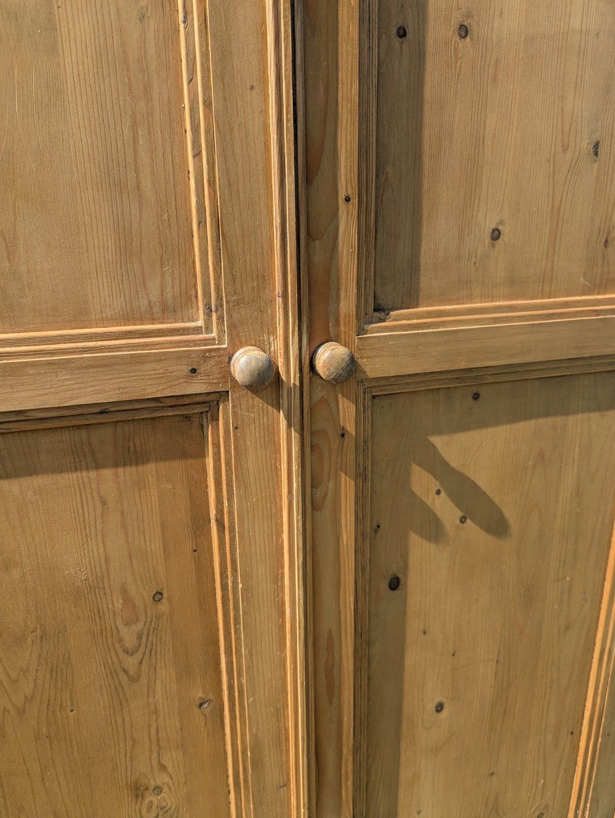photo buy Armoire campagnarde mid-century en pin 4 portes, livraison disponible 0372
