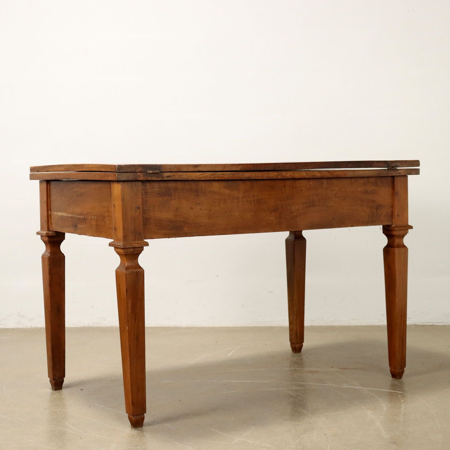 Directoire tafel walnoot Frankrijk 18e eeuw photo buy