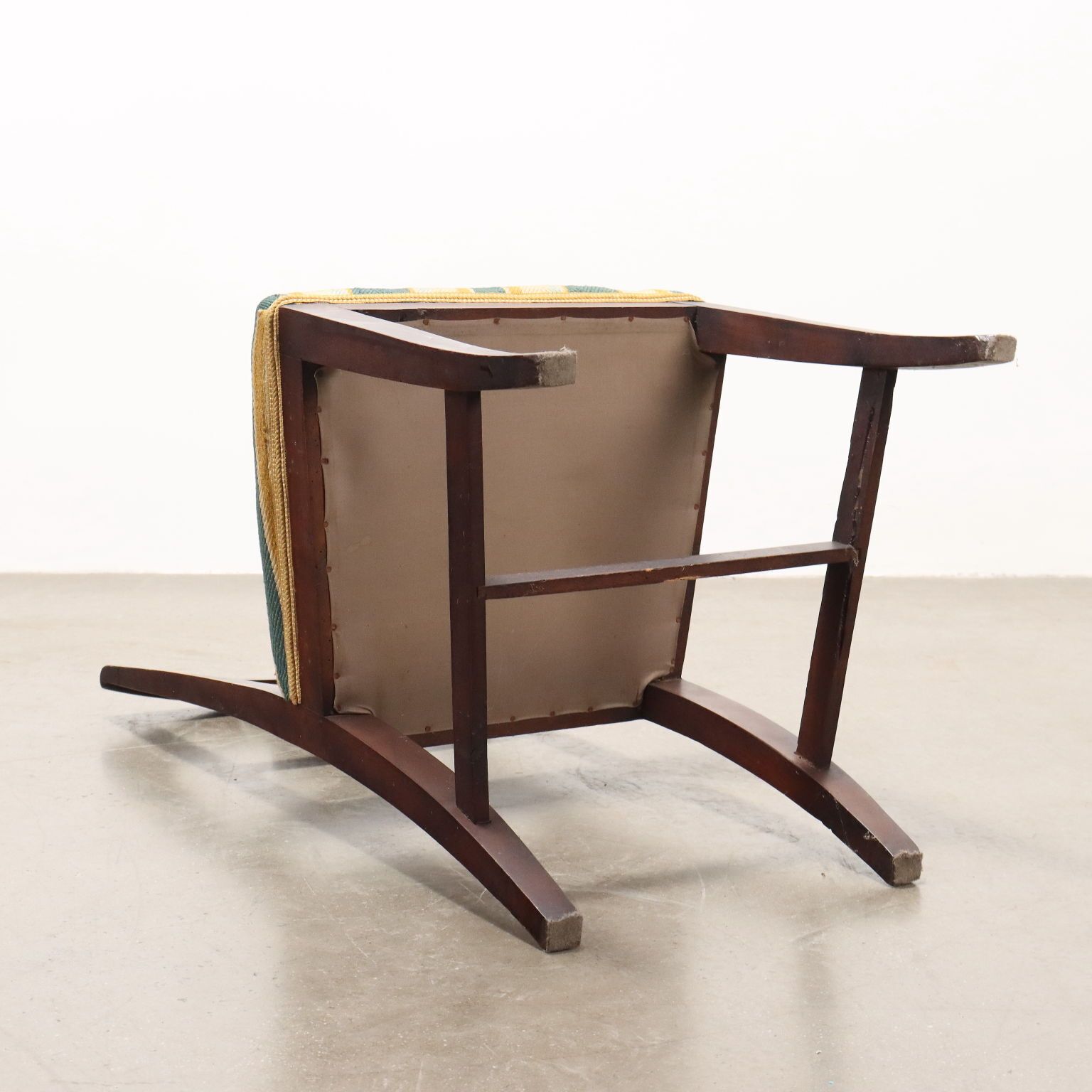 220.0 Antieke stoelen, walnoot, gestoffeerde zitting, Italië, 19e eeuw photo