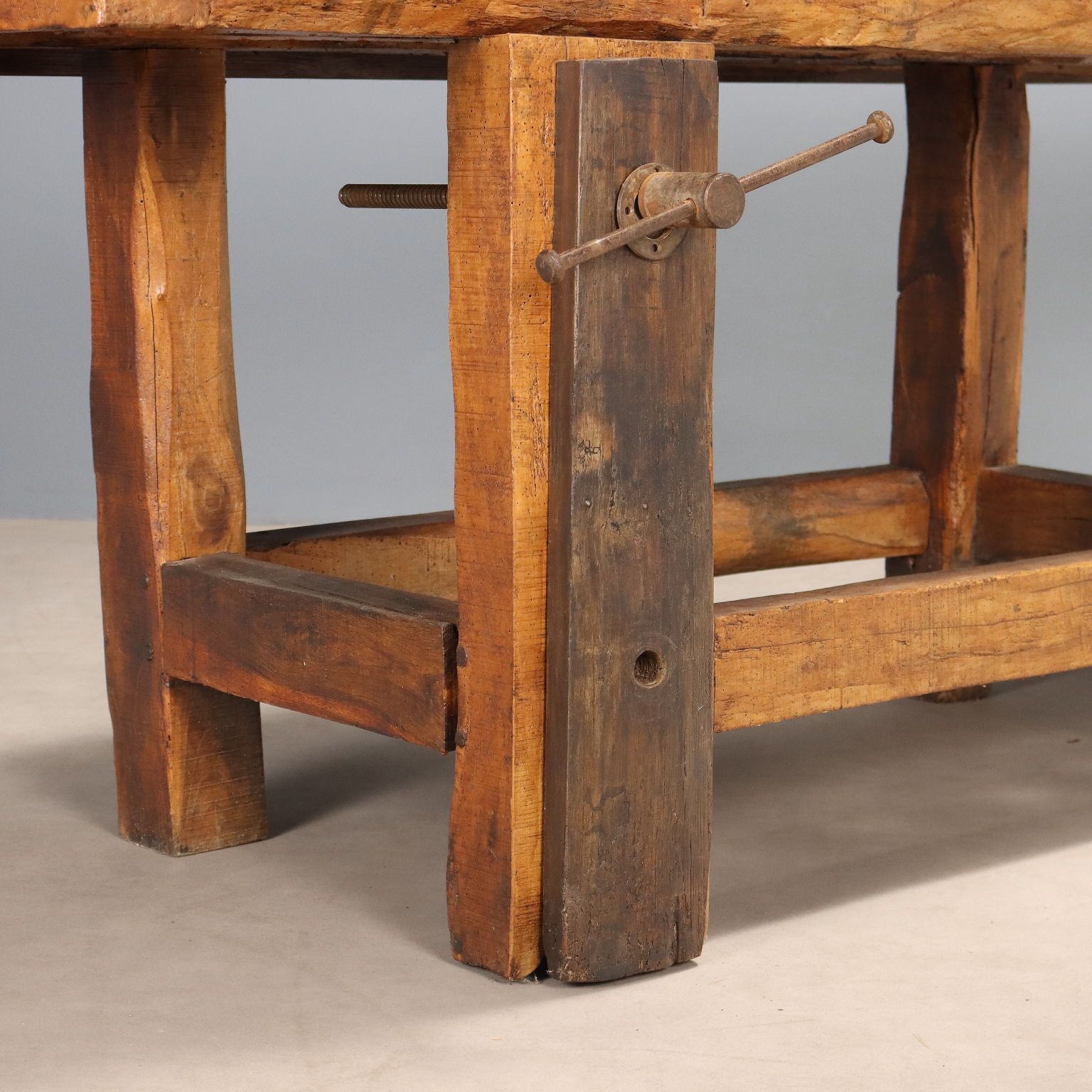 Carpenter's Workbench In Chestnut   Italy, 19th Century photo 1850.0