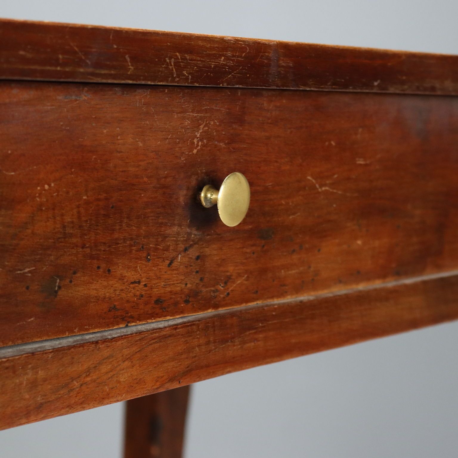 Bureau Directoire en noyer avec tiroir, Italie, XVIIIe-XIXe siècle photo vinterior