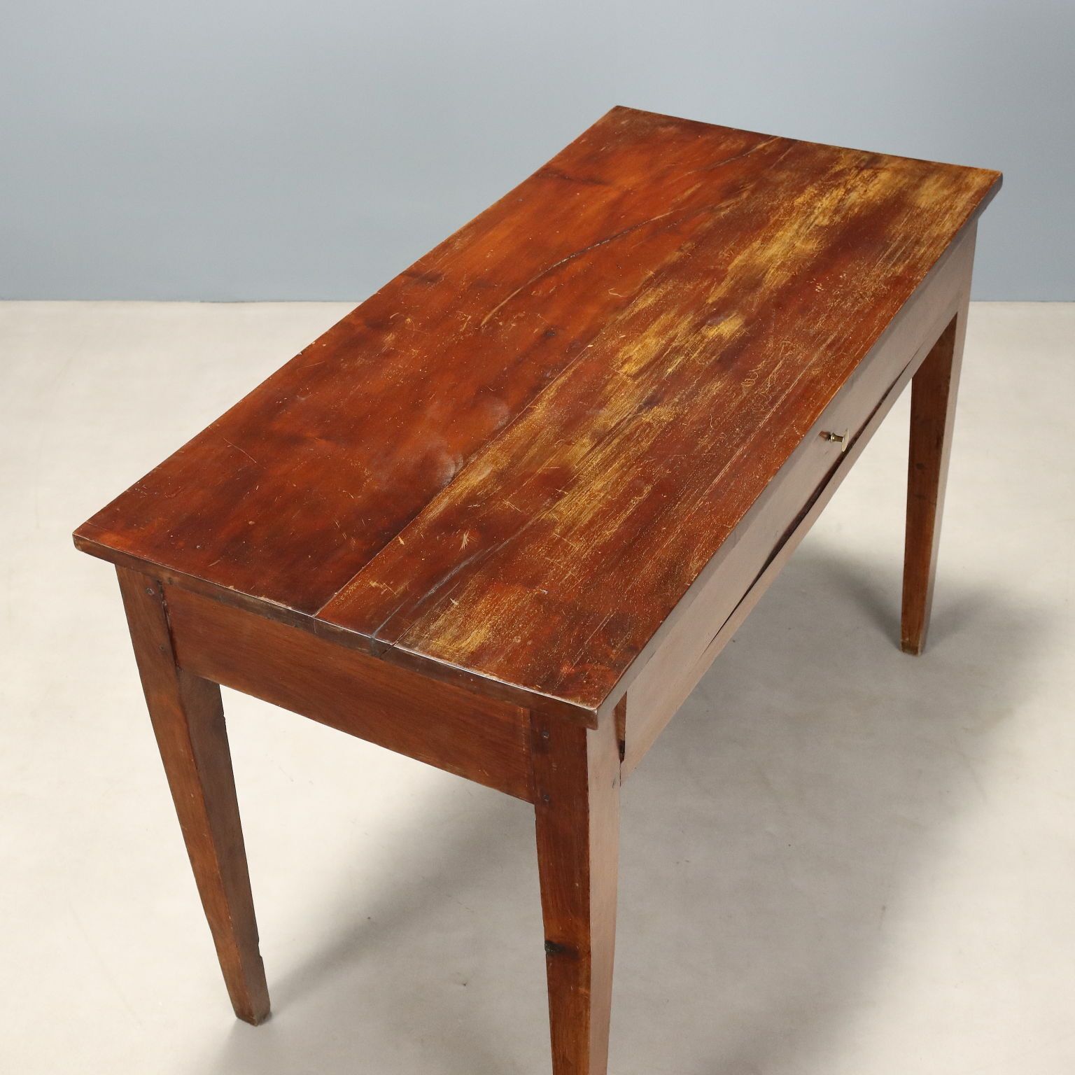 photo furniture Schrijftafel Directoire Walnoot Lade Italië XVIII XIX Eeuw