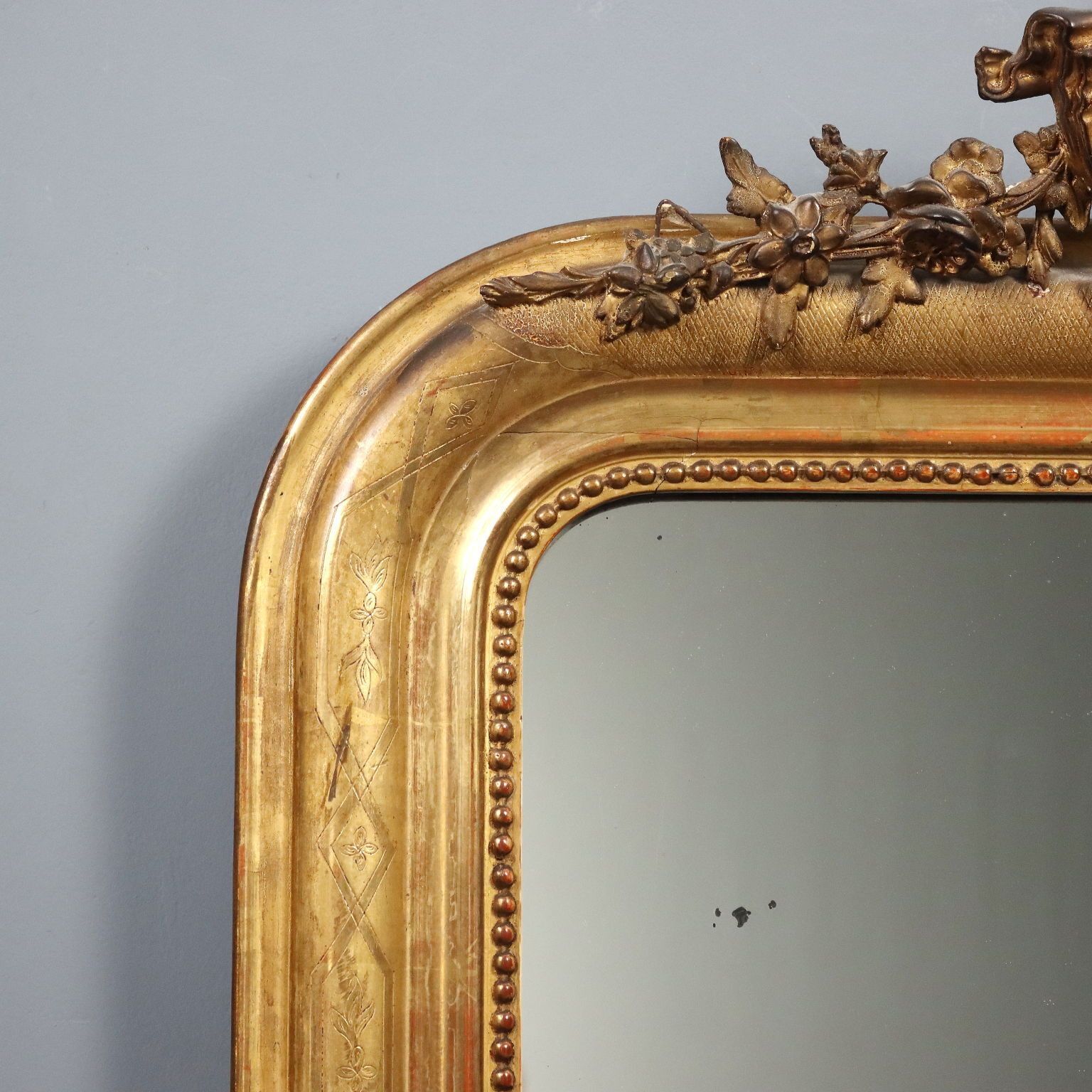 Miroir d'époque en bois sculpté et doré, Italie, fin du XIXe siècle photo vinterior