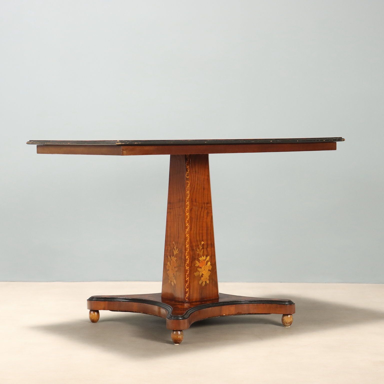 photo for sale Antieke tafel Bois De Violette mahonie inlegwerk Italië 19e eeuw