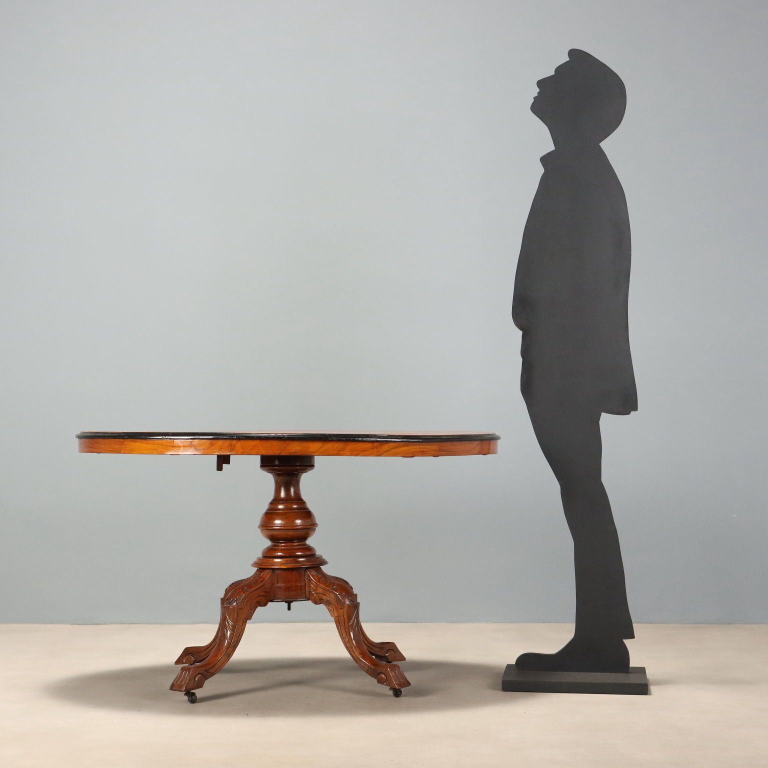Table d'appoint d'époque en noyer, plateau marqueté, Royaume-Uni, XIXe siècle photo furniture