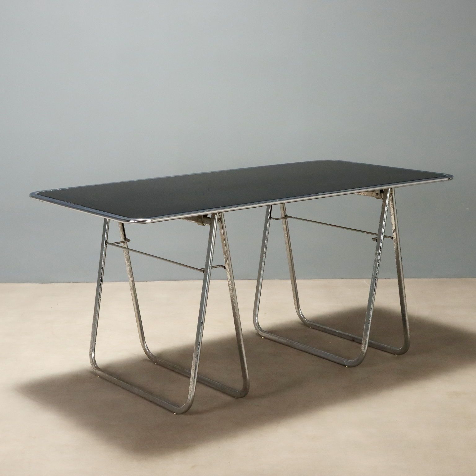 Vintage tafel, verchroomd metaal, laminaat, Italiaans design, jaren 1970