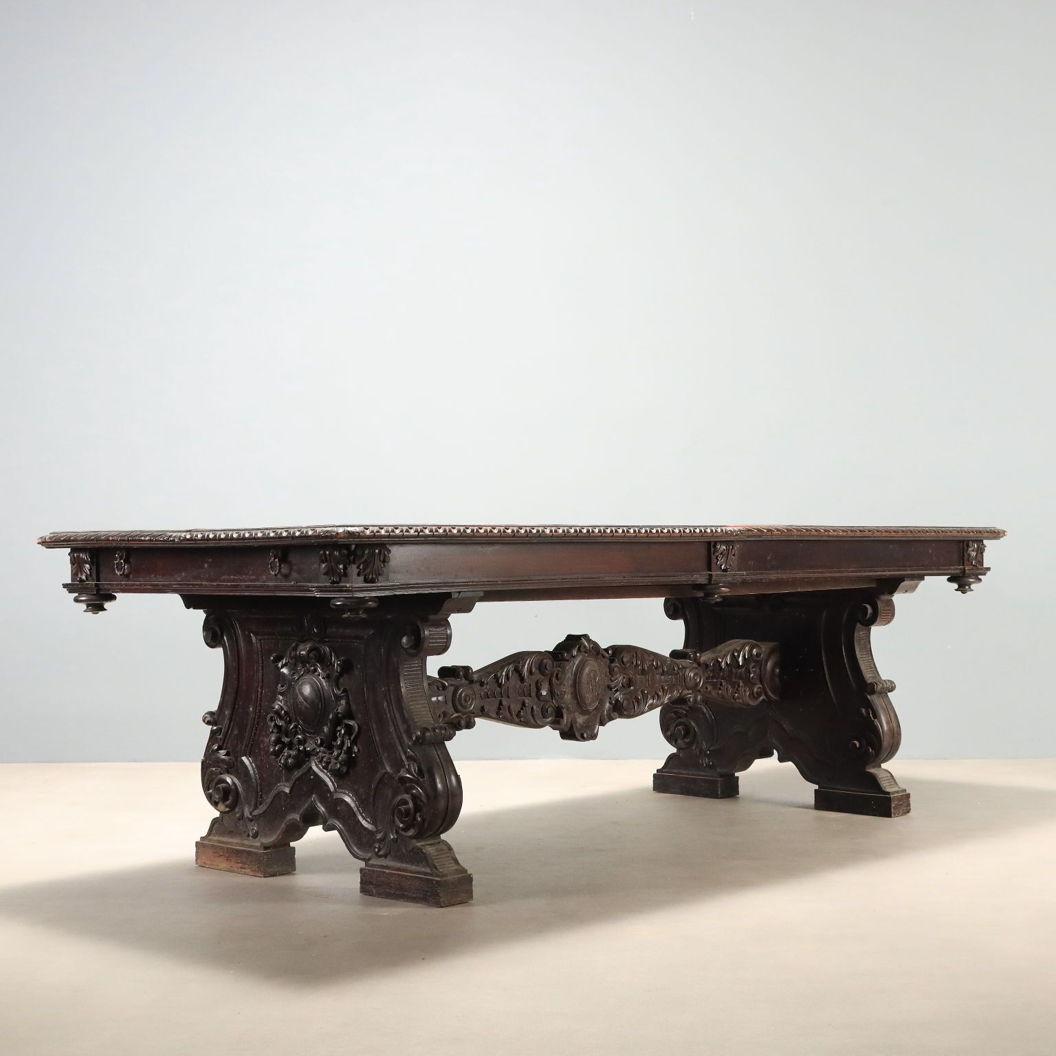 Meubels Tafel Neo-Renaissance Walnoot Italië Eind 19e Eeuw photo
