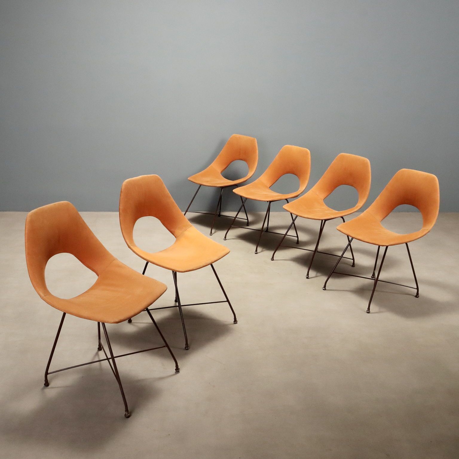Vintage Saporiti stoelen design Augusto Bozzi stof jaren 1950 1960