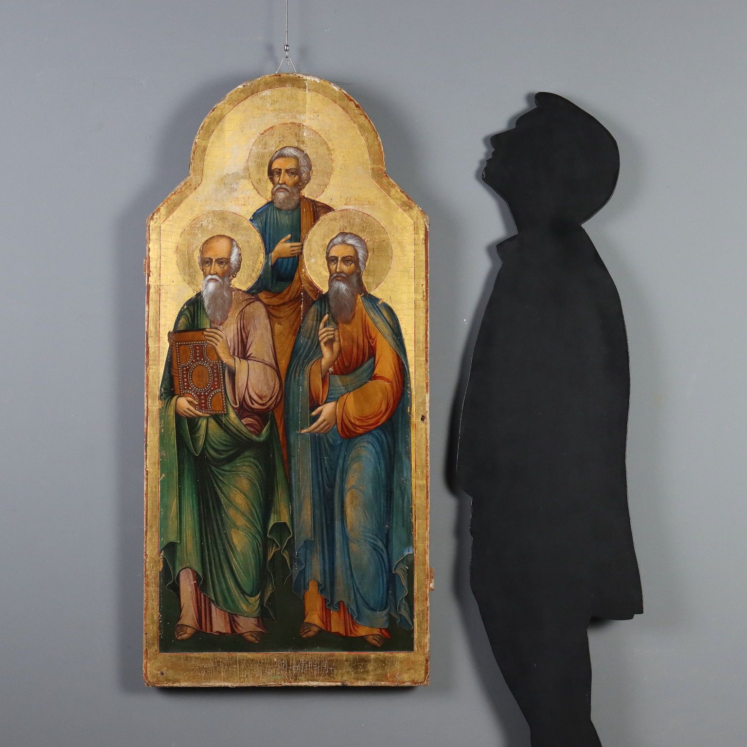 Antiek icoon met religieus onderwerp, tempera op paneel, 18e-19e eeuw photo furniture