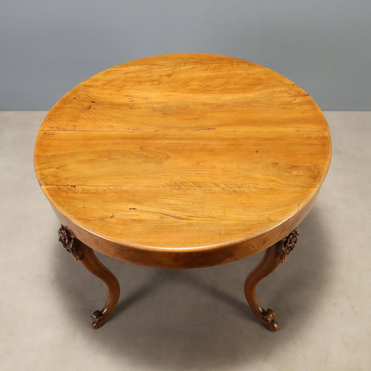 Walnoothouten tafel, Italië, 19e eeuw photo buy