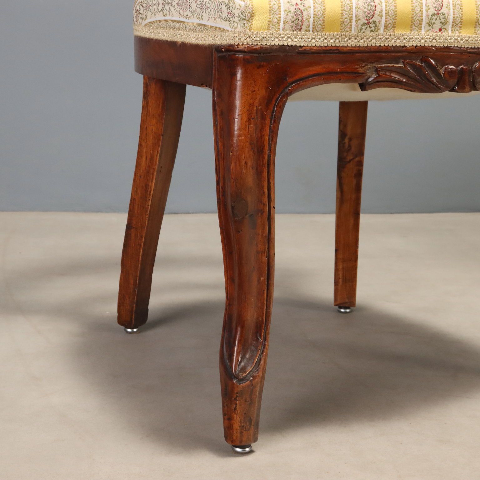 Chaises Louis-Philippe en noyer, Italie, XIXe siècle photo buy