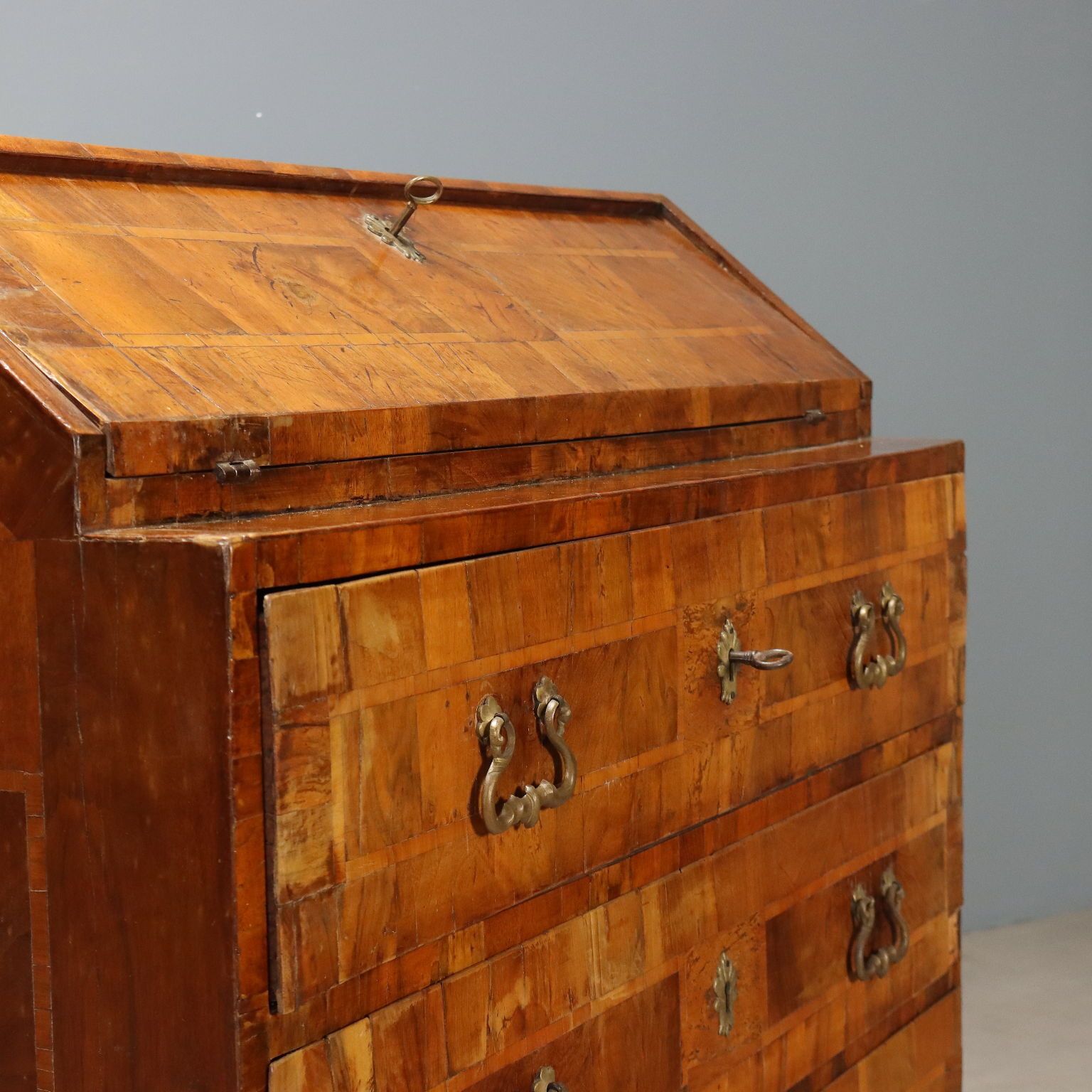 Walnut Bureau   Italy 18th Century photo 1210.0