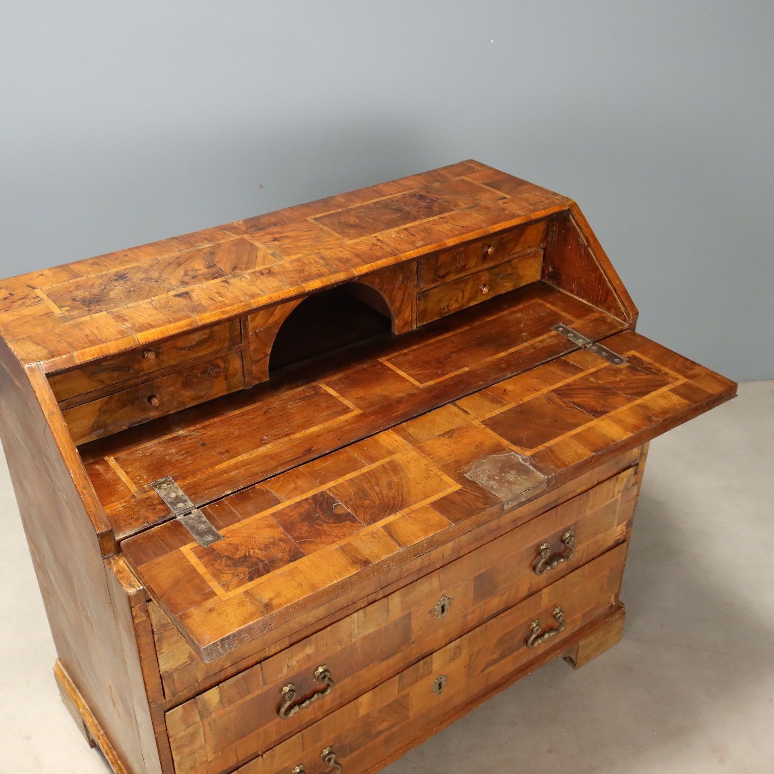 Walnut Bureau   Italy 18th Century photo vinterior