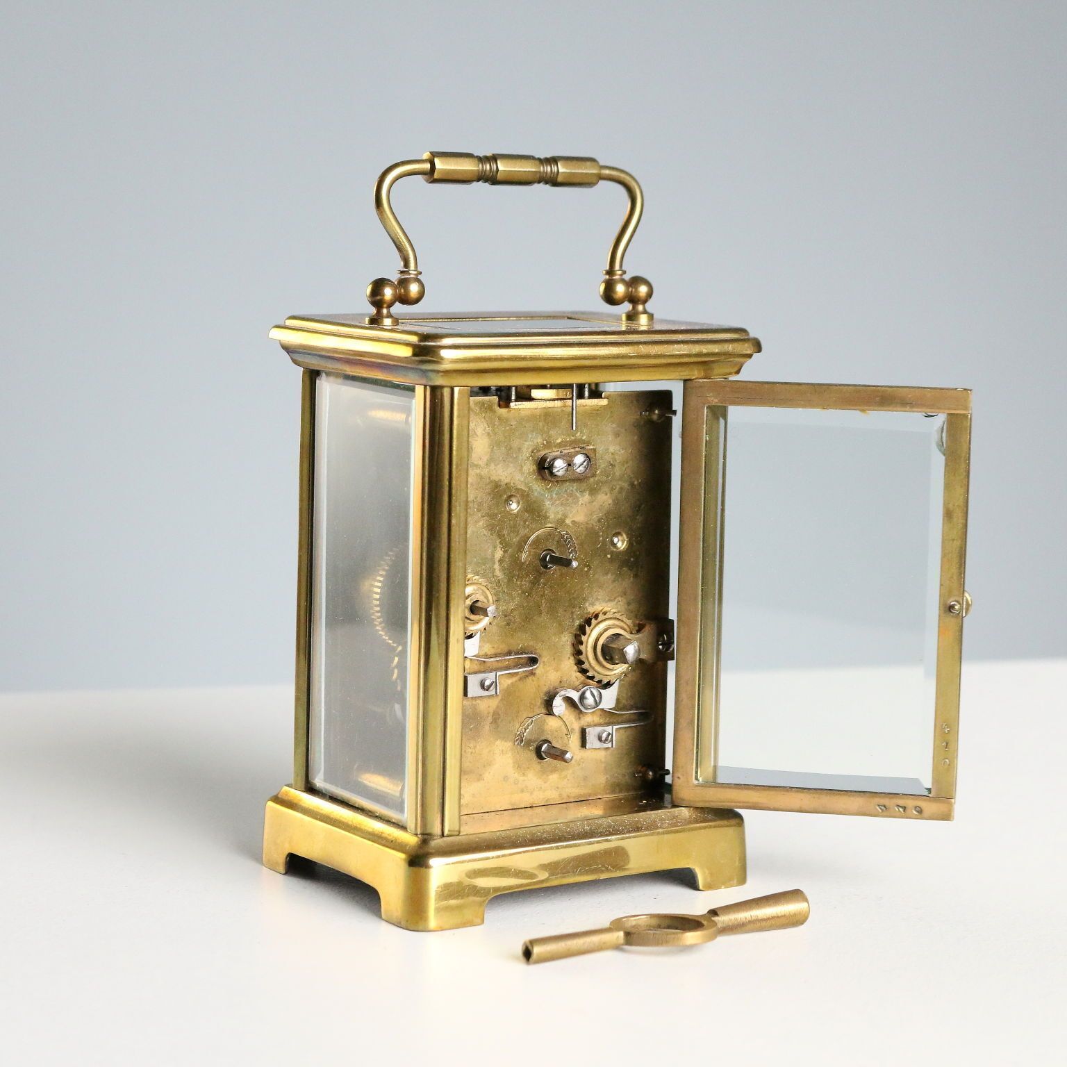Pendule de voyage d'époque en bronze et verre avec étui, Italie, XIXe siècle photo vinterior