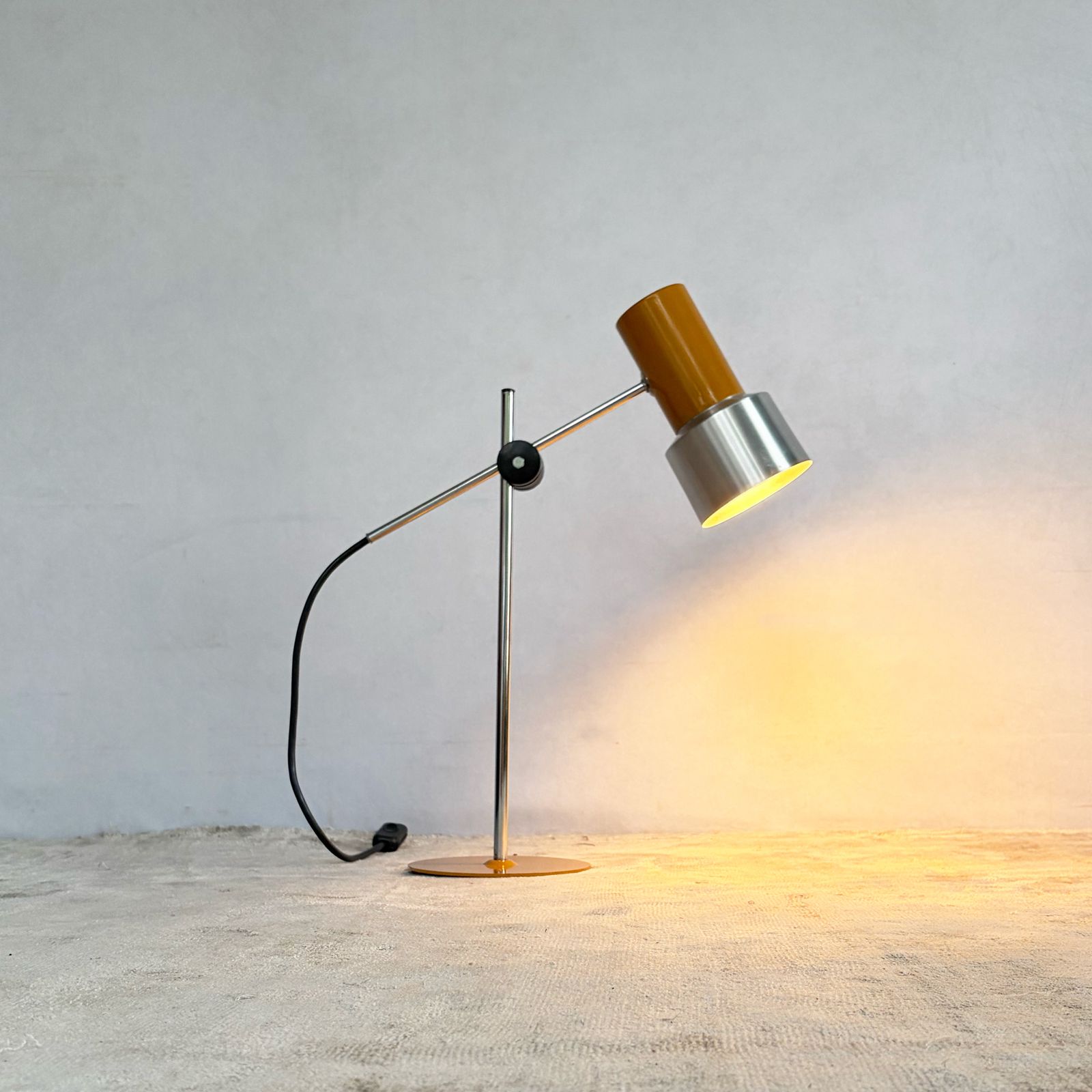 Prova Mustard Enamelled Metal And Aluminium Adjustable Desk Lamp, Italy