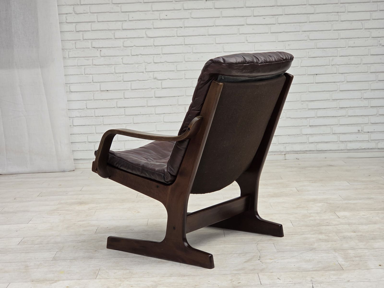 photo buy 1970s, Scandinavian Armchair, Brown Furniture Leather.