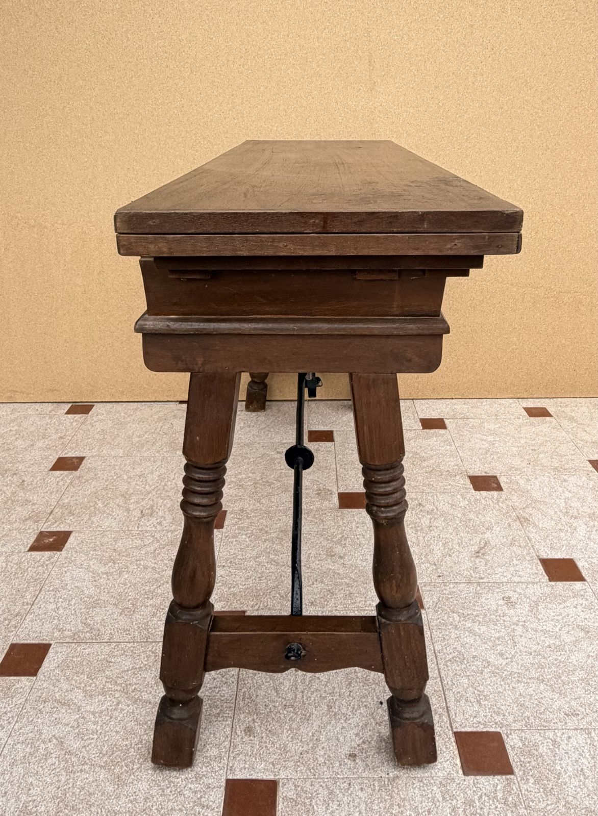 Spaanse Klaptafel met IJzeren Verbindingsstangen, jaren 1940 photo vinterior