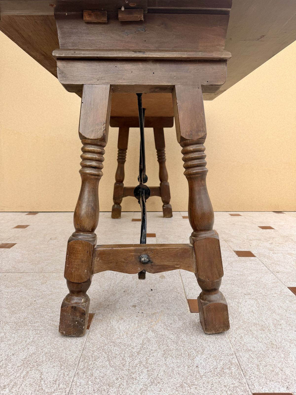 Spaanse Klaptafel met IJzeren Verbindingsstangen, jaren 1940 photo buy