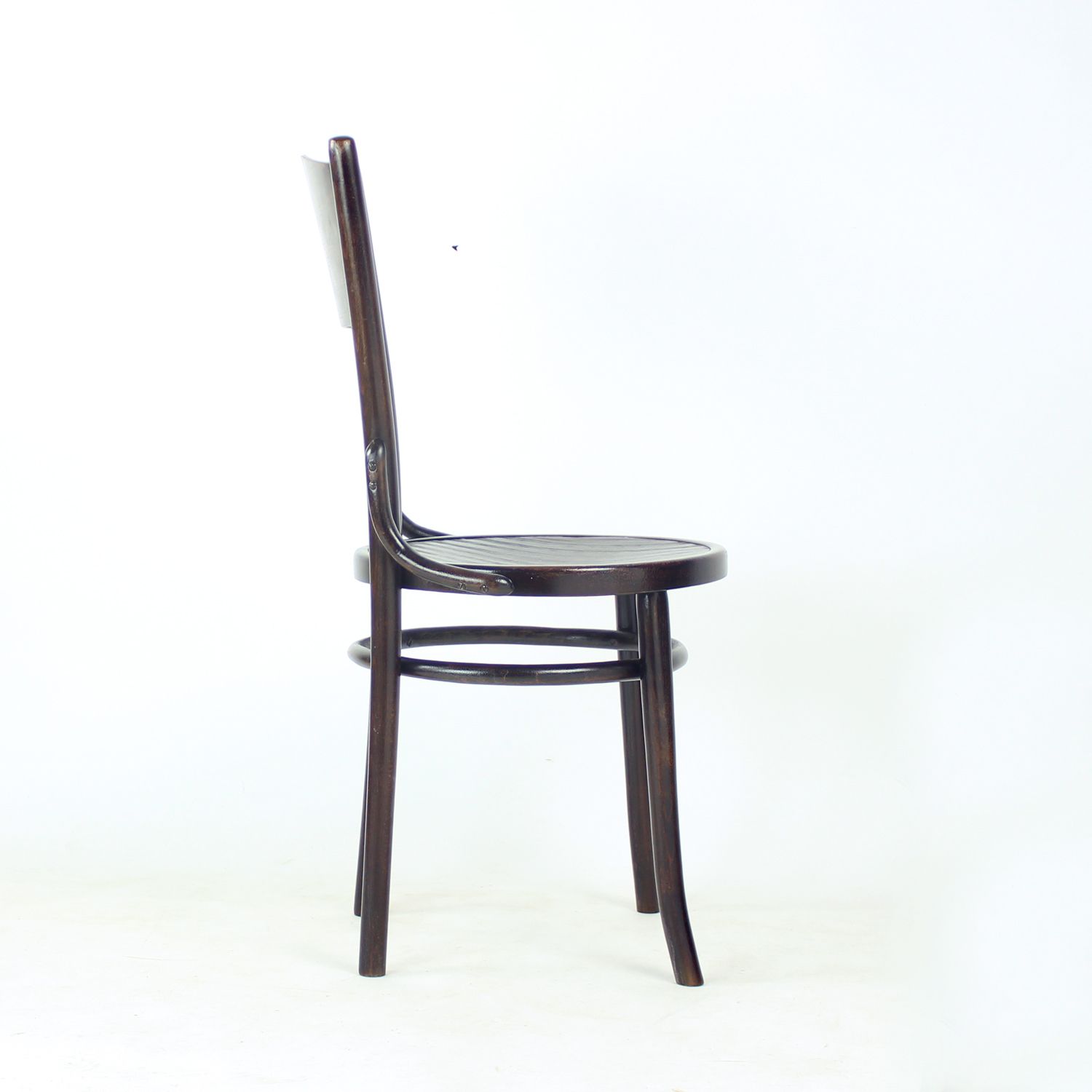 Benthouten stoel van Thonet, Tsjechoslowakije jaren 1940 photo Meubels