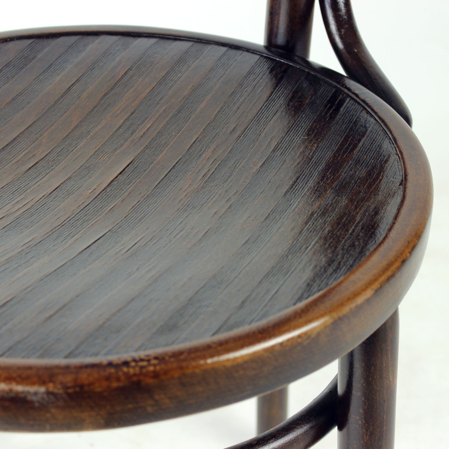 220.0 Benthouten stoel van Thonet, Tsjechoslowakije jaren 1940 photo
