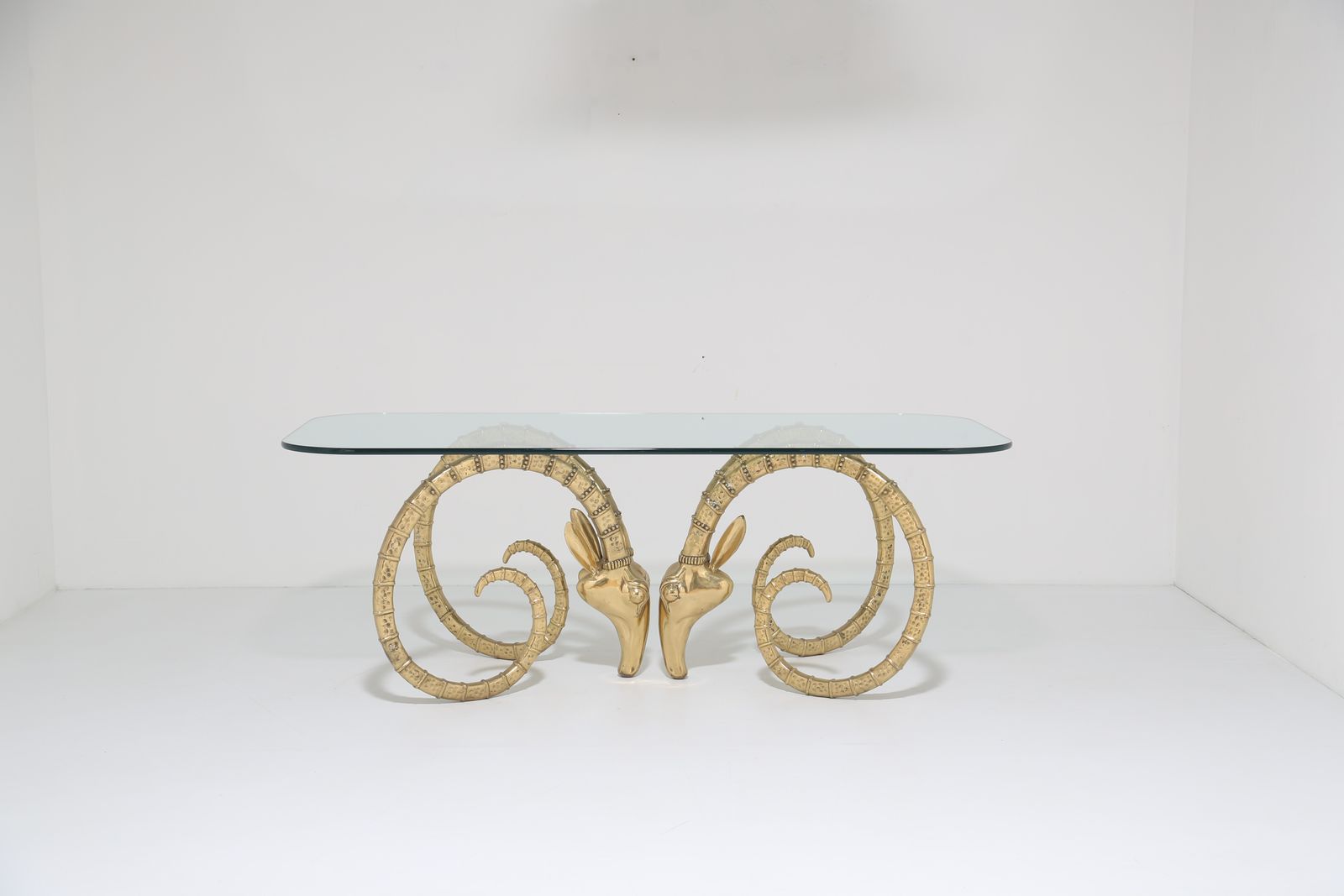Mid-Century Modern Messing Ibex Ramshoofden Eettafel In De Stijl Van Alain Chervet, jaren 1970