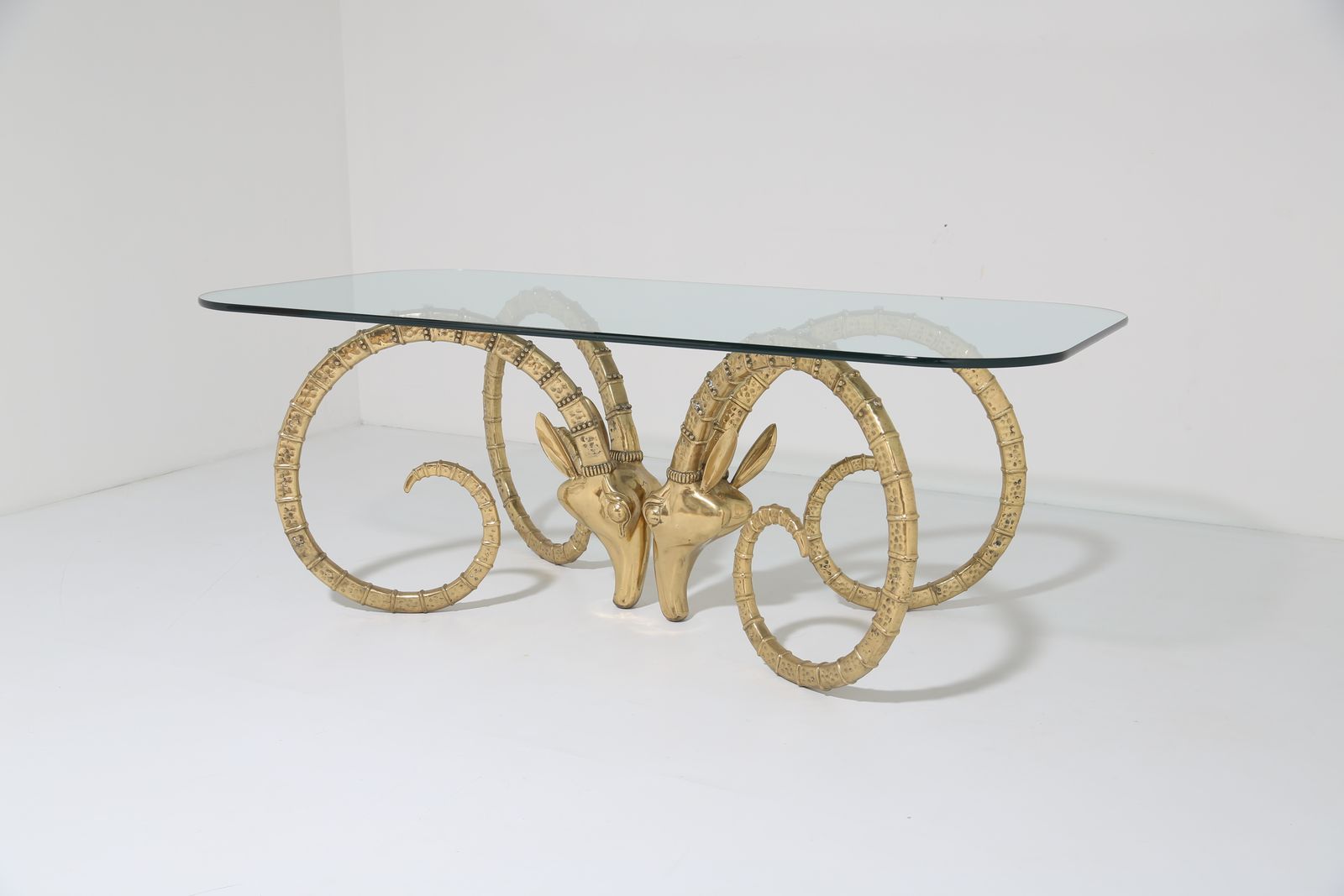 Mid-Century Modern Messing Ibex Ramshoofden Eettafel In De Stijl Van Alain Chervet, jaren 1970 photo furniture