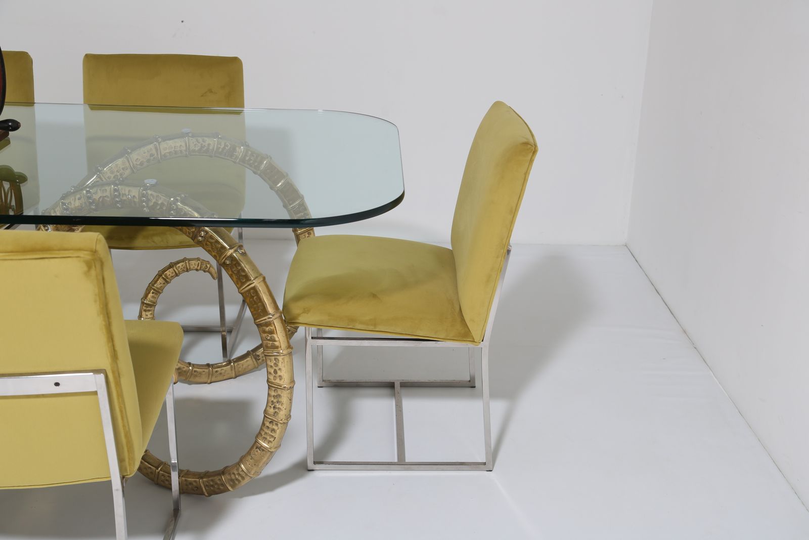 photo vinterior Mid-Century Modern Messing Ibex Ramshoofden Eettafel In De Stijl Van Alain Chervet, jaren 1970