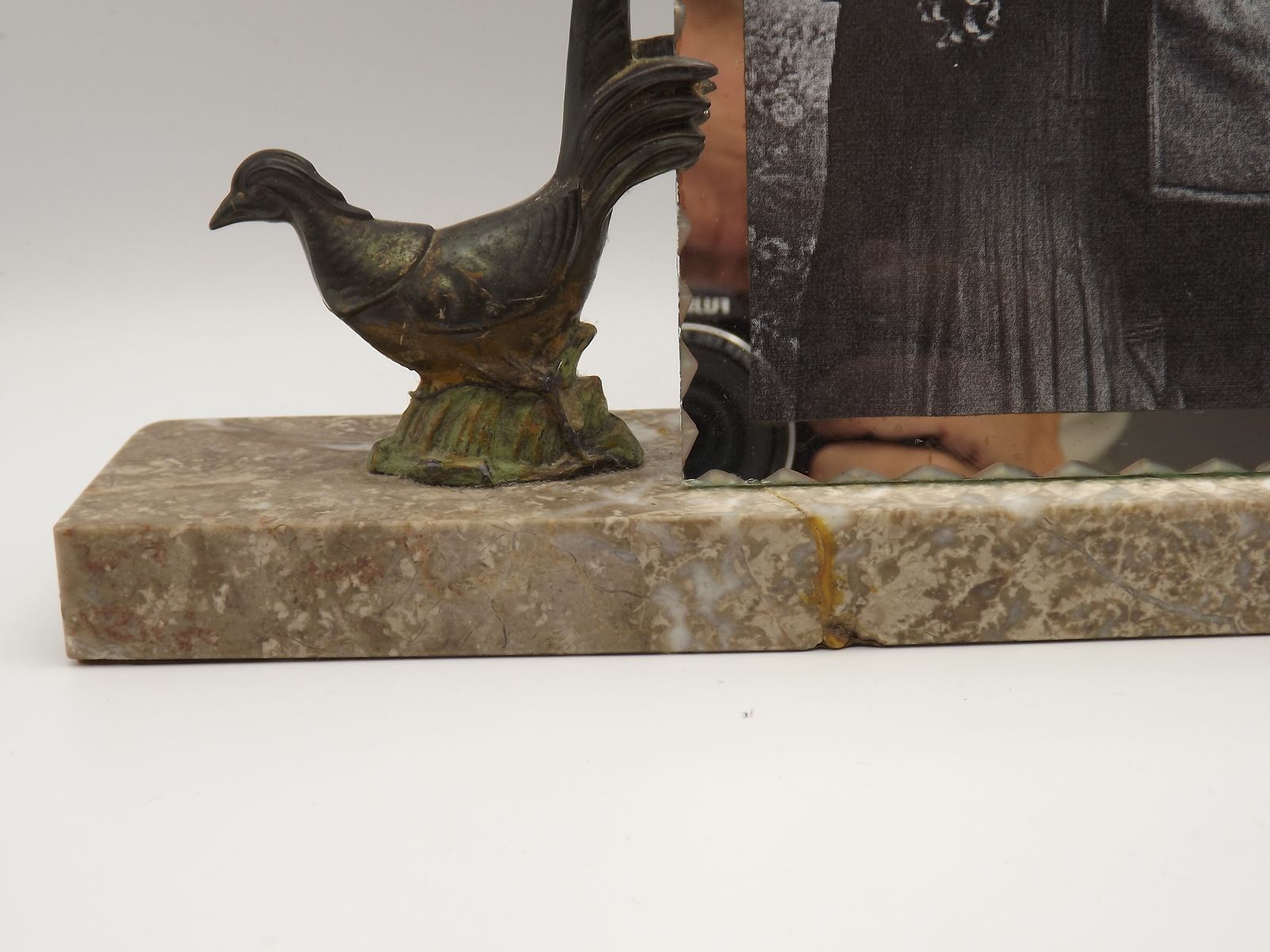 Franse art deco fotolijst met marmeren voet en 2 spelter fazanten photo buy