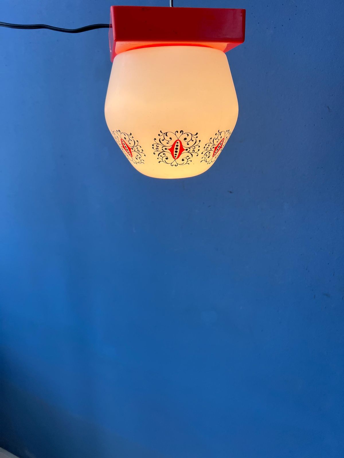 Vintage opaline glazen Thabur plafondlamp met oranje plafondrozet photo 152.0