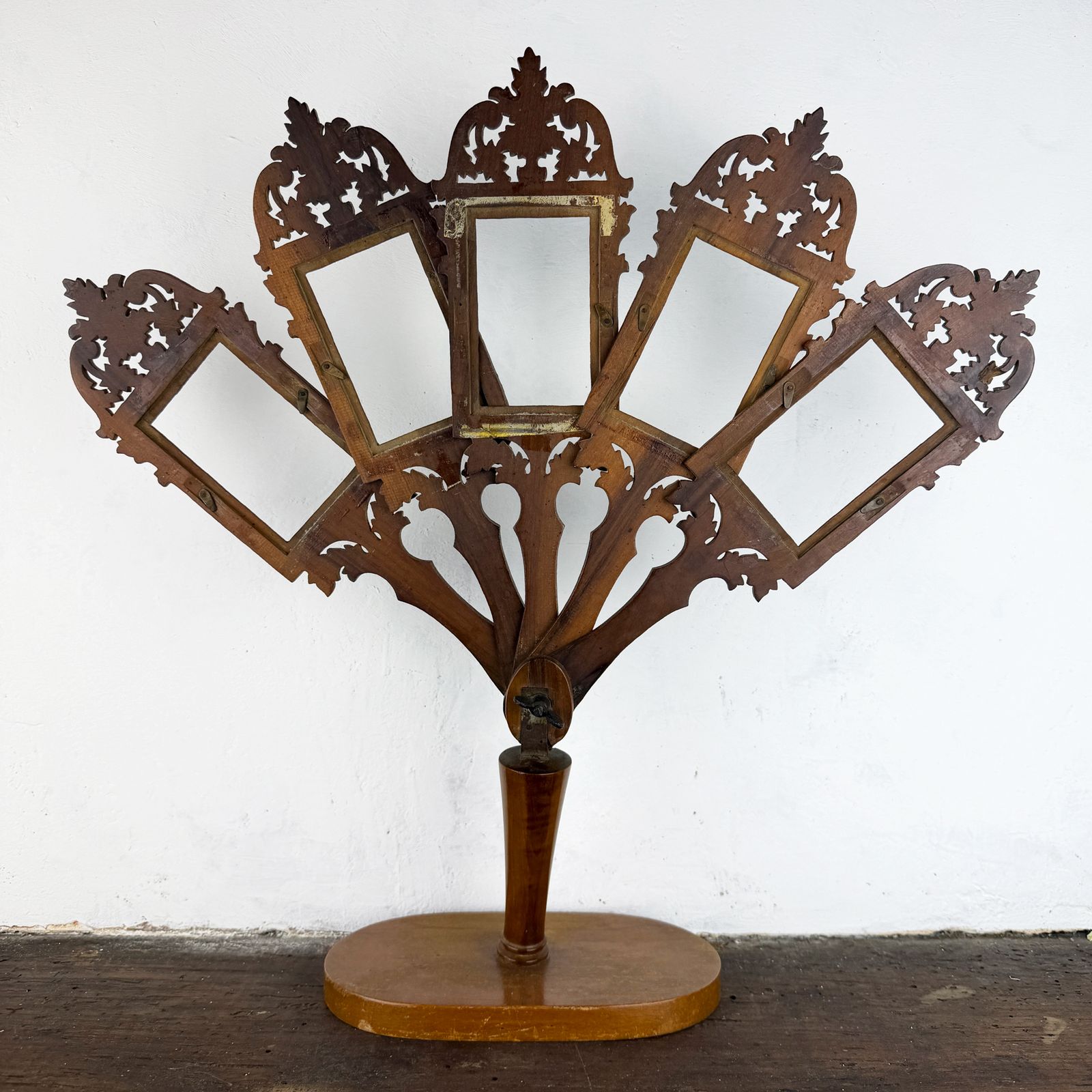 photo furniture Antieke opvouwbare fotolijststandaard, walnoothouten waaiervormige fotohouder