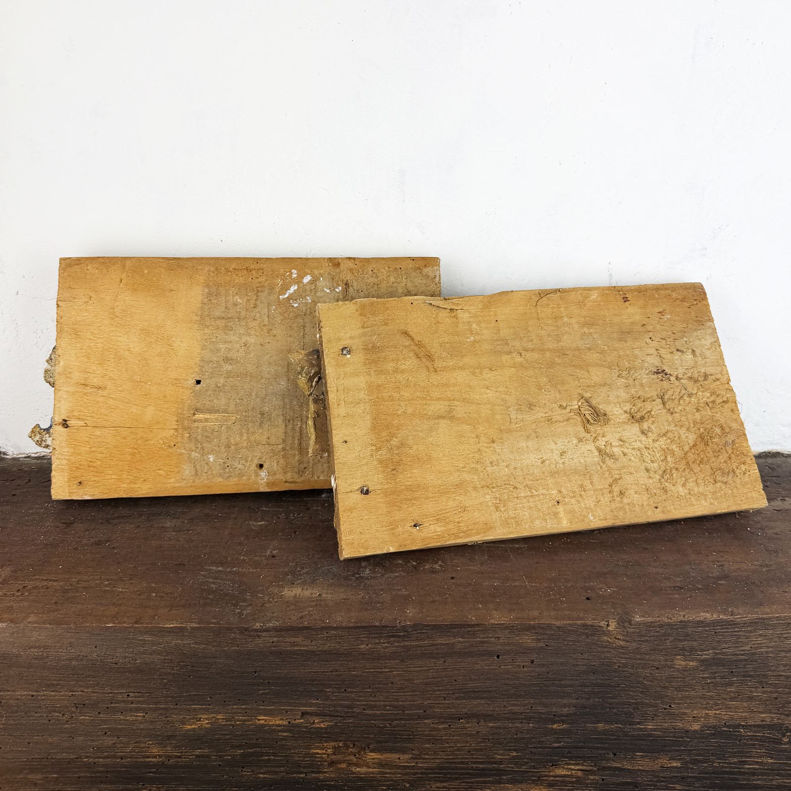 photo for sale Paar gesneden houten fragmenten, 18e eeuw, Italiaans Barok architecturaal sloopmateriaal