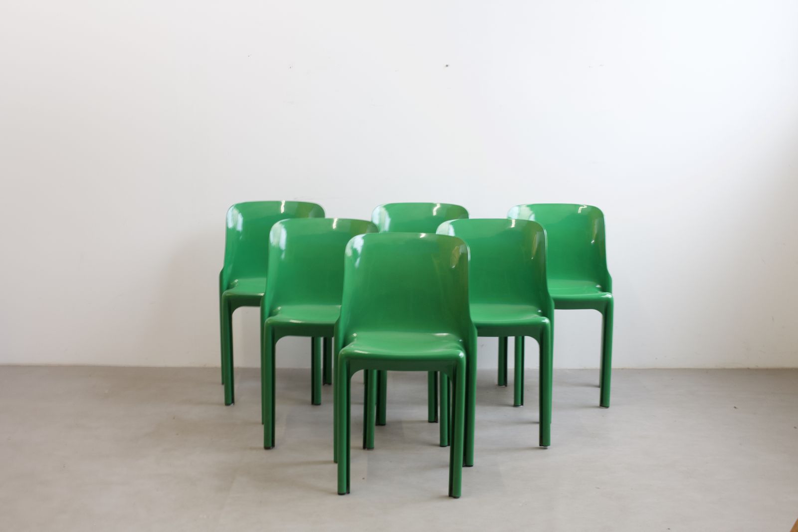 Set Of 6 Vintage Stackable Green Selene Dining Chairs By Vico Magistretti For Artemide, Italy 1970s