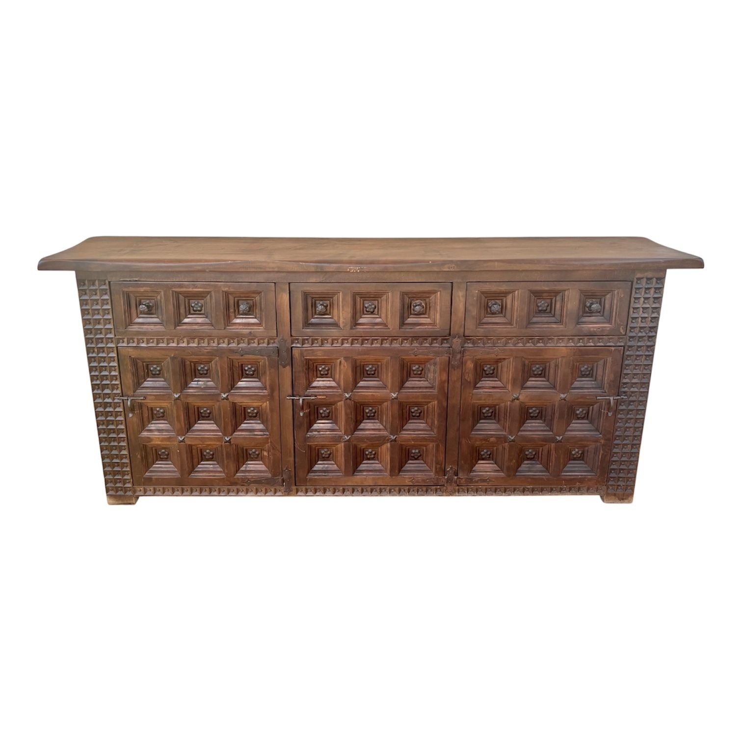 Groot Spaans Gesneden Walnoten Dressoir met Geometrische Panelen, Midden 20e Eeuw photo furniture