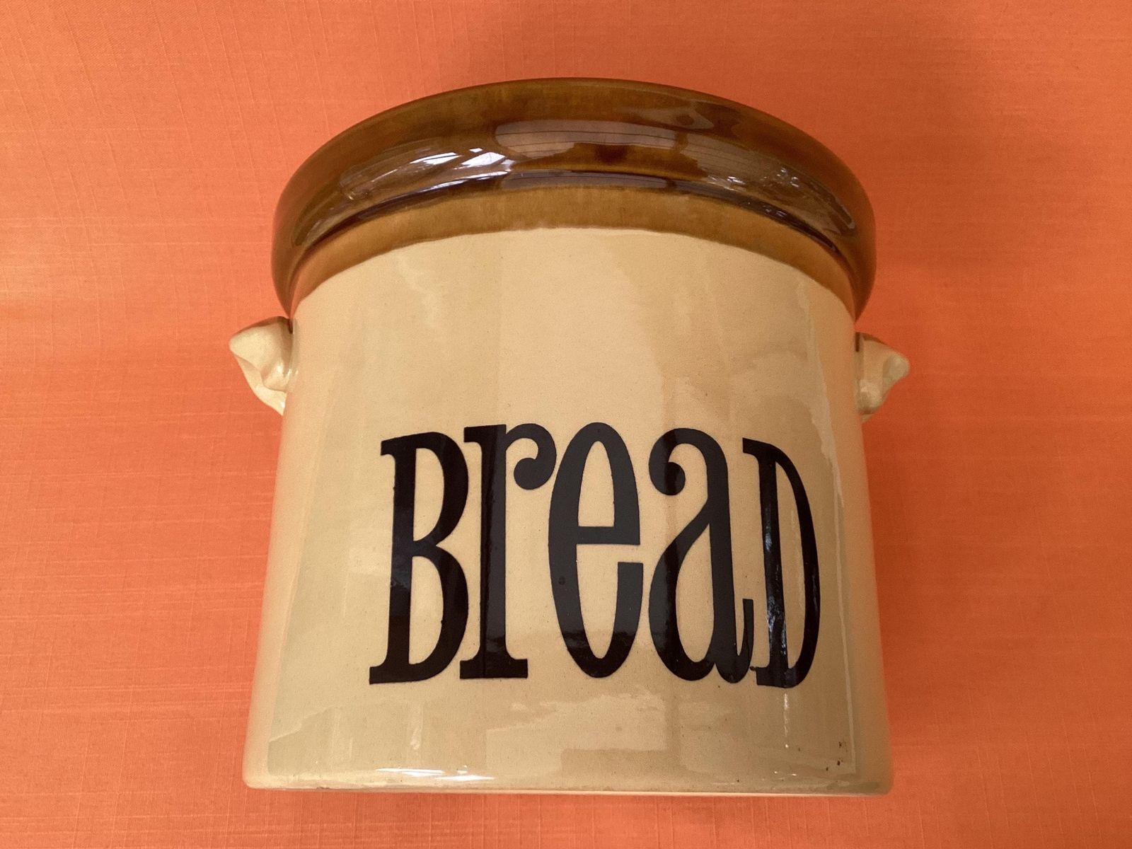 TG Green Granville broodpot uit de jaren 1970, traditionele aardewerken voorraadpot photo buy