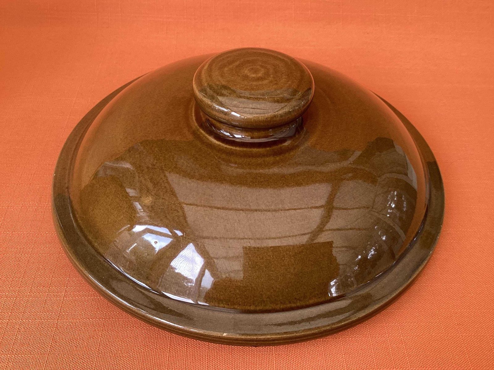 photo vinterior TG Green Granville broodpot uit de jaren 1970, traditionele aardewerken voorraadpot