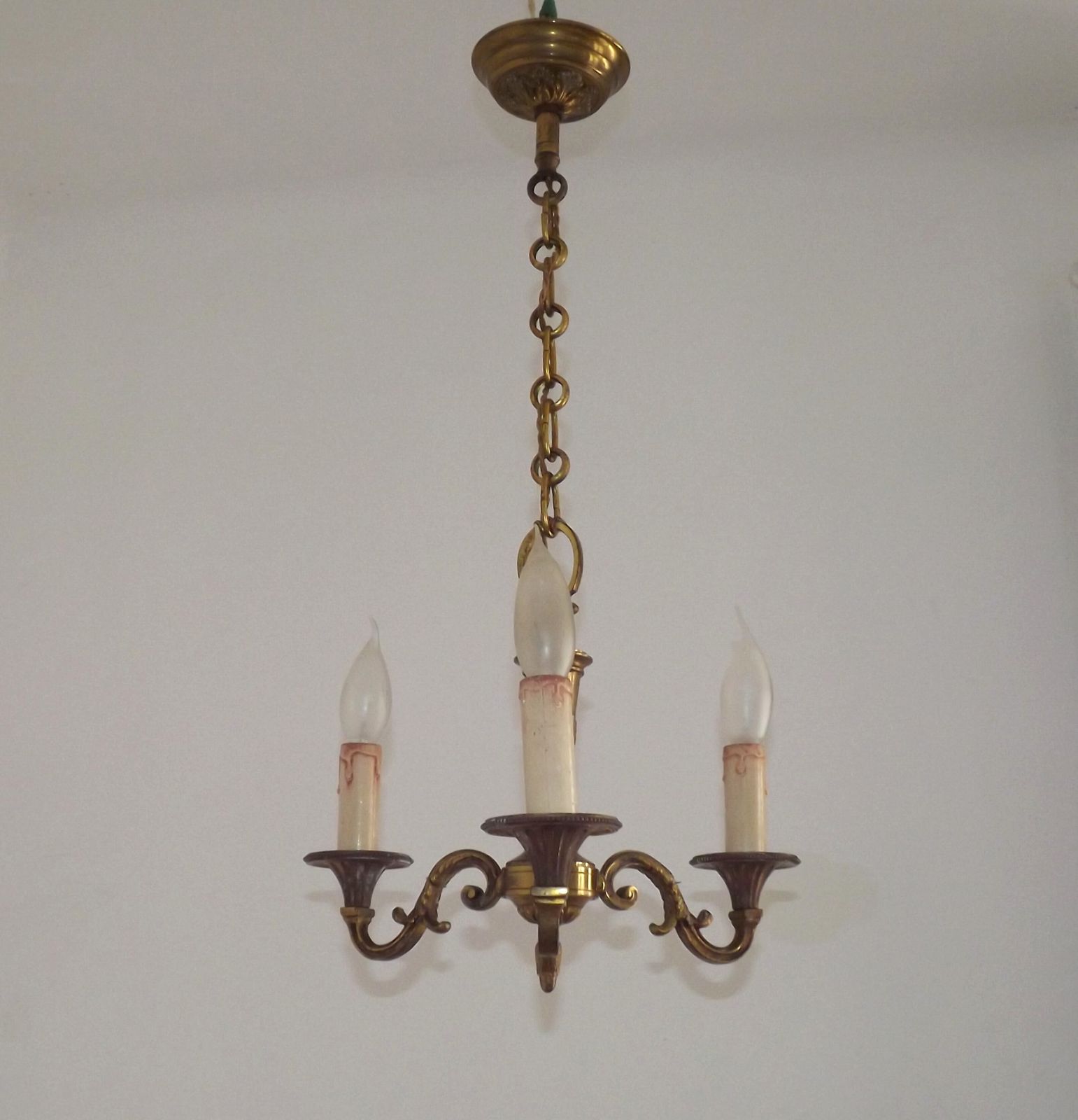 Petit lustre d'époque français à 3 lumières en bronze photo 140.0
